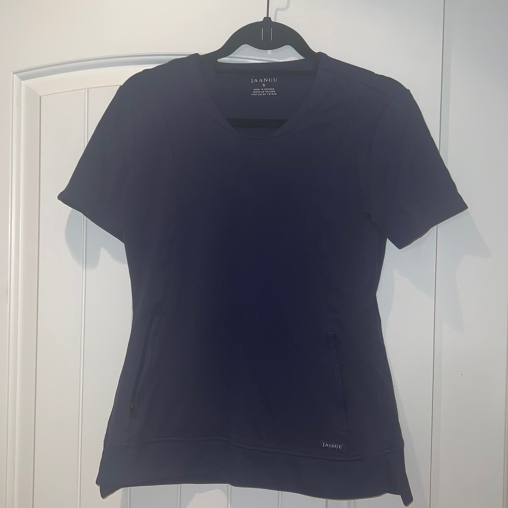 Jaanuu navy scrub top